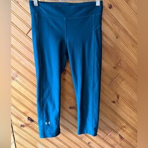 UA turquoise compression capri leggings small